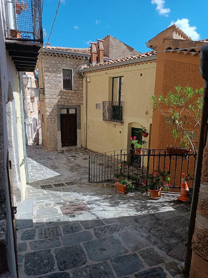 Casetta Nel Borgo Pianello Con Vista Panoramica Muro Lucano Экстерьер фото