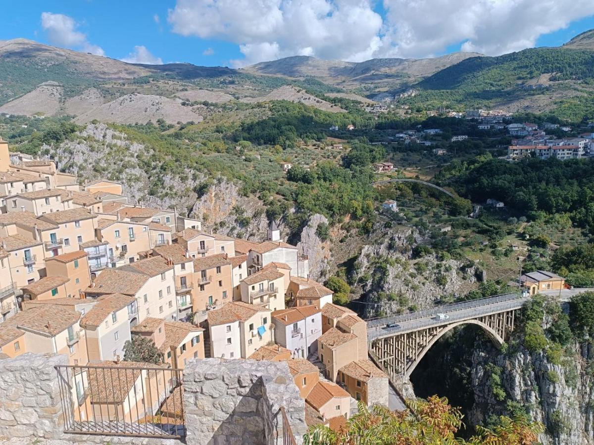 Casetta Nel Borgo Pianello Con Vista Panoramica Muro Lucano Экстерьер фото