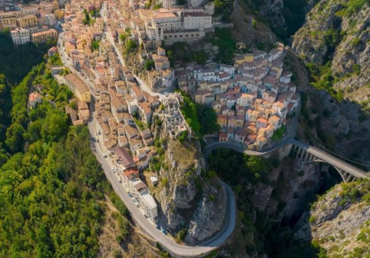 Casetta Nel Borgo Pianello Con Vista Panoramica Muro Lucano Экстерьер фото